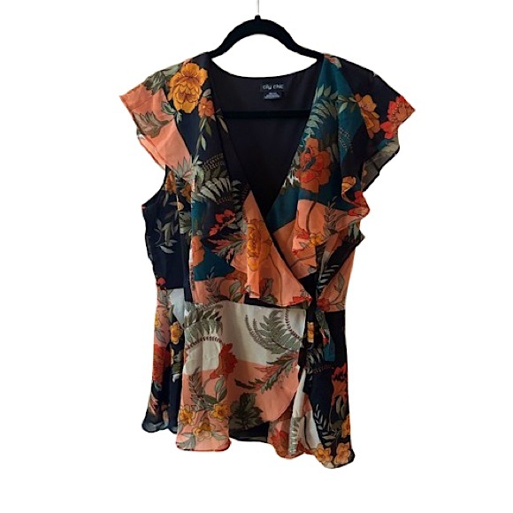 City Chic Tops - NWOT! City Chic Kade Floral V neck wrap top in size 14
